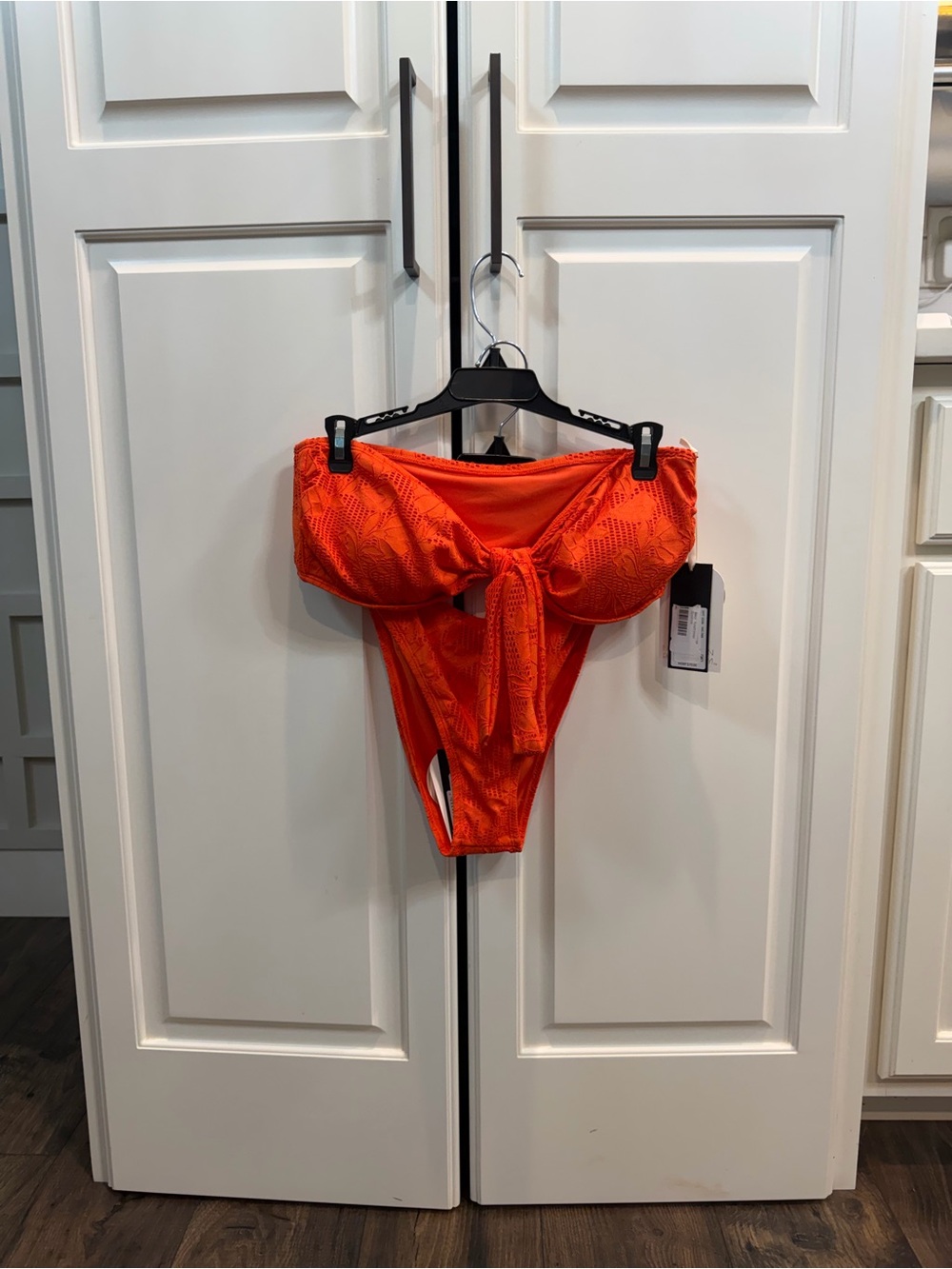 Gianni Bini/Shea Leigh Mills Red Lace Bandeau Bikini Set - Picture 6 of 12